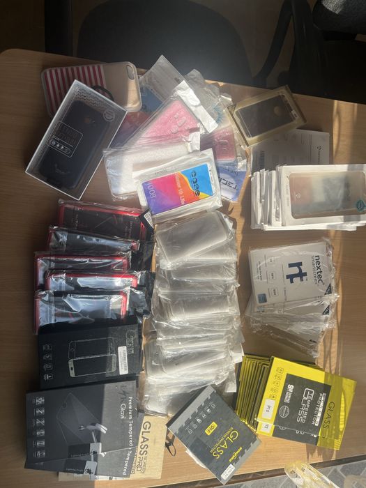 Zestaw akcesoriów do telefonów – etui + szkła hartowane (duża ilość)