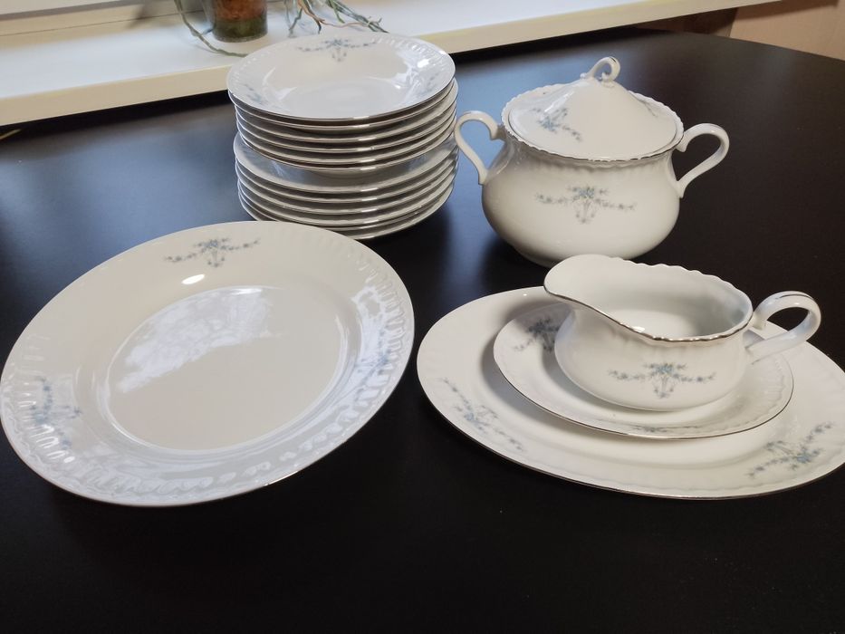 Porcelanowy zestaw obiadowy sygnowany Bogucice