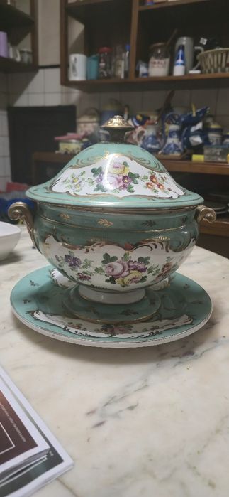 Sopeira Antiga Francesa Decorativa - Porcelana Pintada à Mão