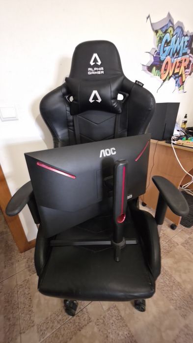 Monitor e cadeira Gamer