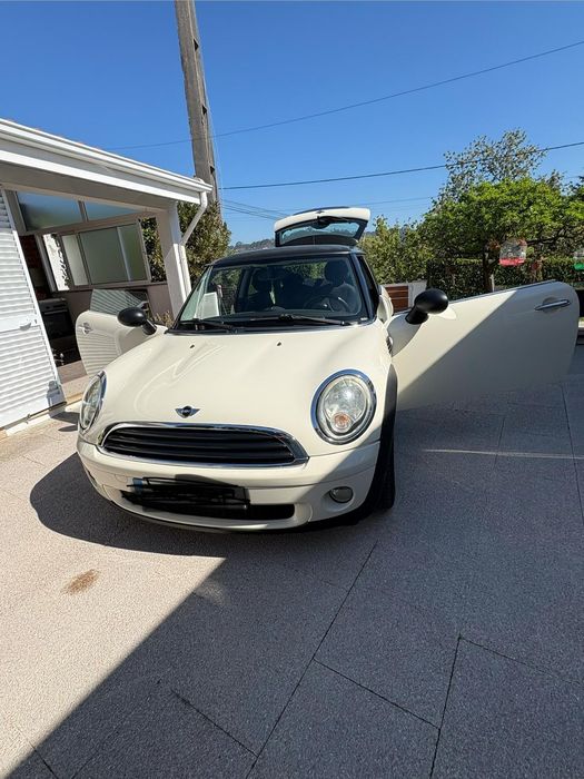 Carro Mini One semi novo