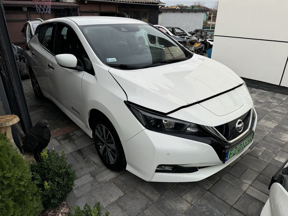 РАЗБОРКА Nissan Leaf ze1 40 62 Кришка Ляда Бампер Фонарь. ЗАПЧАСТИ
