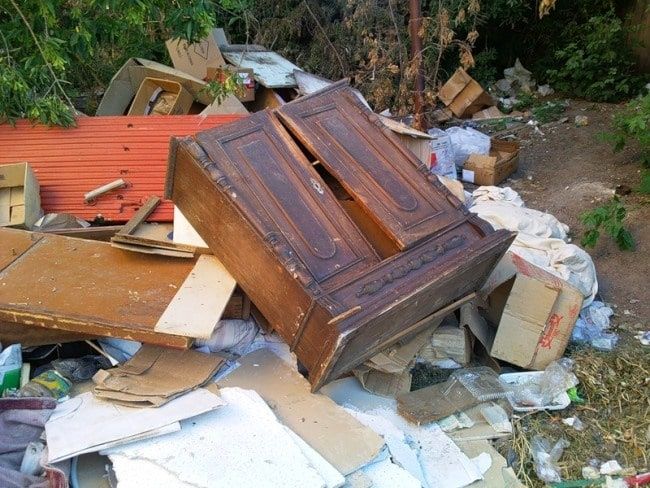 Вывоз мусора. Вывоз хлама.