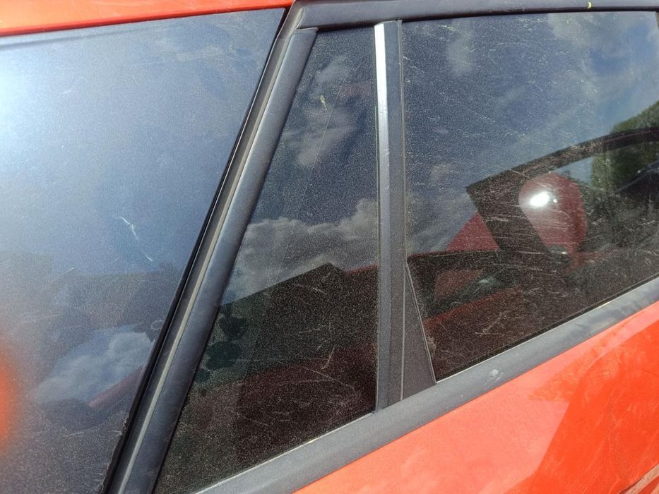 Pára-Brisas Traseiro Direito Audi Q2 Gab