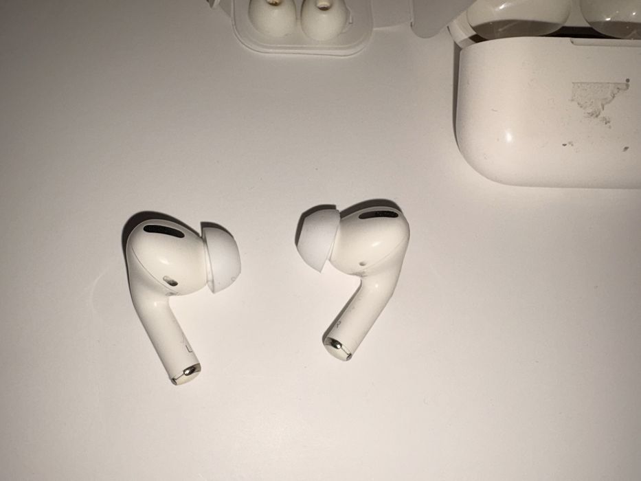 AirPods Pro - uszkodzone