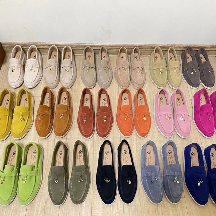 Лофери жіночі також є чоловічі у наявності 37 розмір