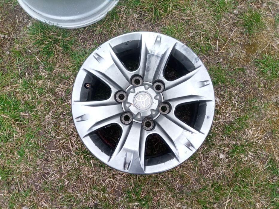 Felga aluminiowa r15 Toyota Hilux