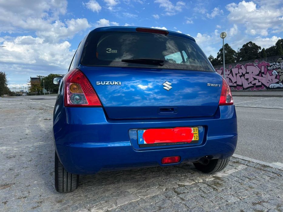 SUZUKI SWIFTcitadino económico, em estado impecável