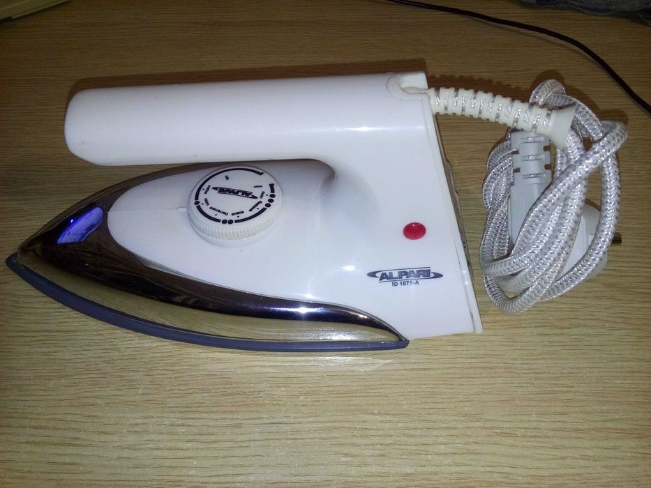 Продам   утюг   ALPARI  1000W