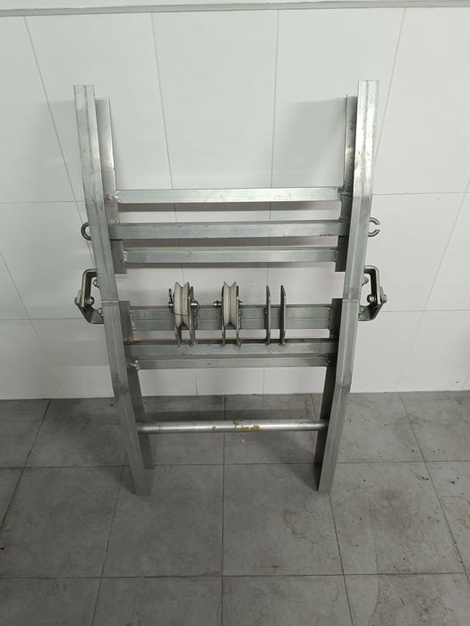 Escada monta cargas