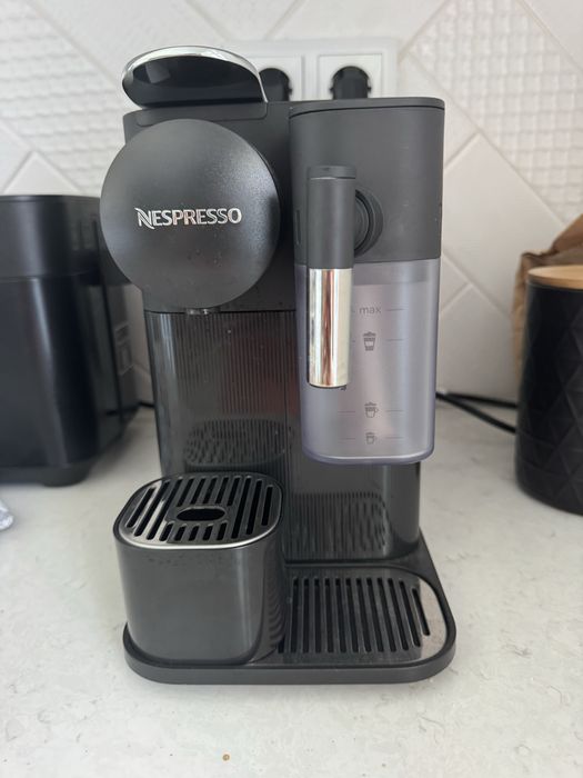 Maquina Nespresso Latissima One