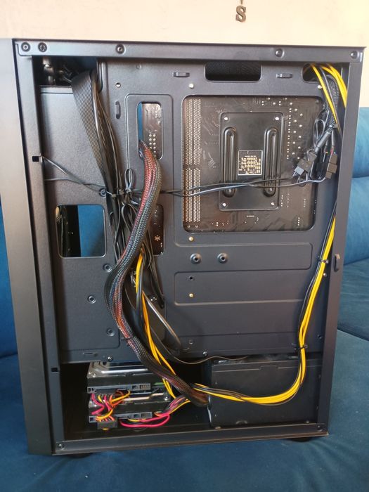 Gracz RYZEN 5 5500, RX 5500XT 8GB, 16GB ram, SSD NVME, 550W