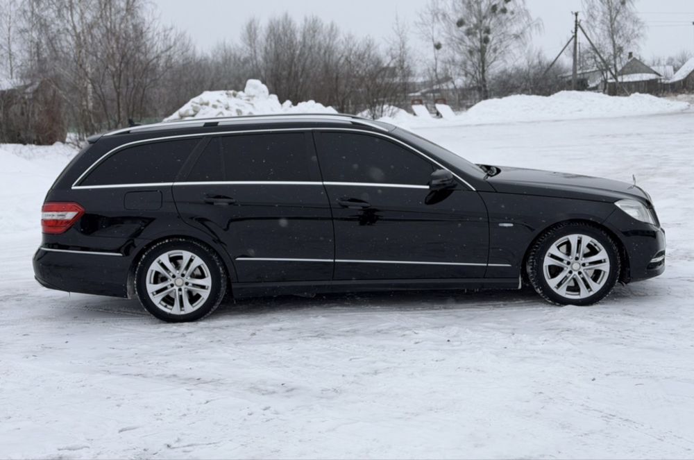 MERCEDES 212 дизель 2.2автомат 2012 рік