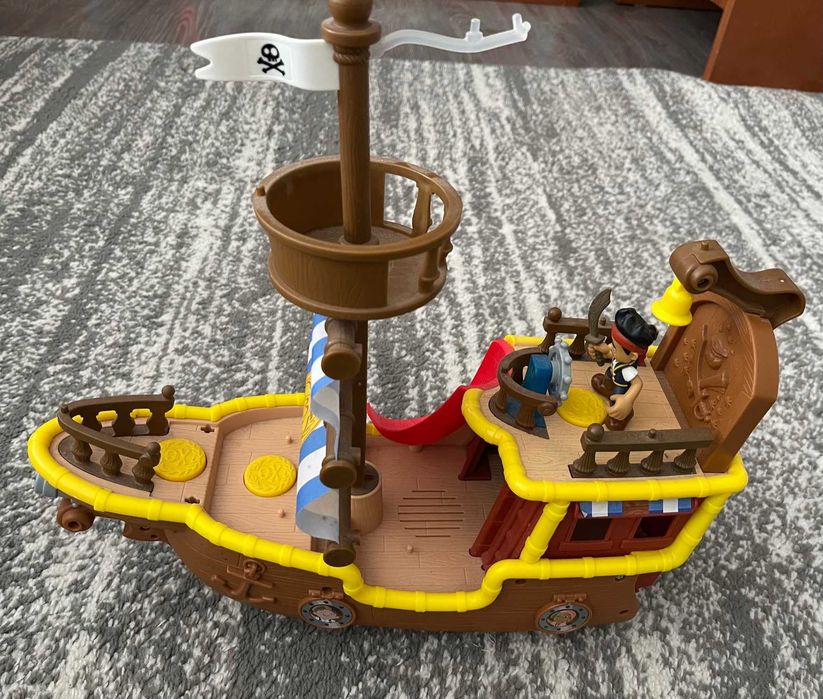 Barco Capitão Gancho