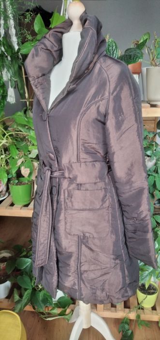 Jesienny, przejściowy płaszcz w rozmiarze M.