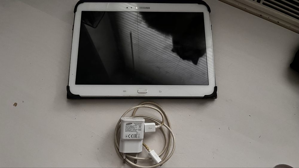 Tablet- Samsung Galaxy Tab 4
