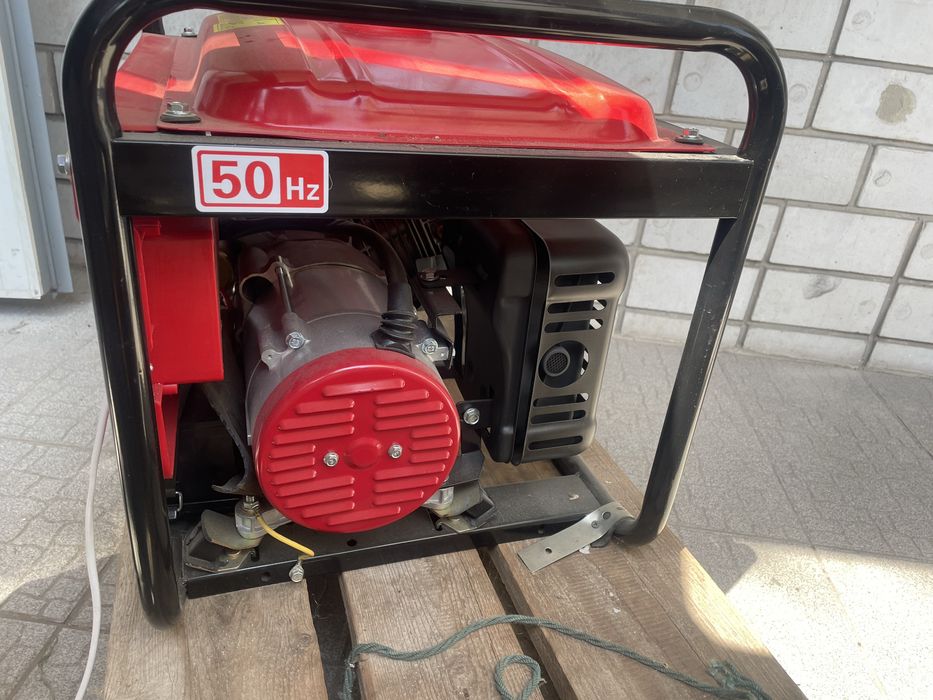 Бензиновый генератор, с эл. Стартером