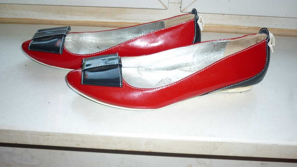 Irregular Choice- skórzane czerwone baleriny r :41