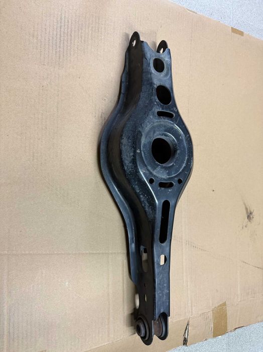 Toyota Chr 1.8 hybryda wahacz dolny tył oryginał