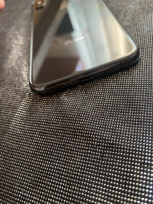 iPhone XS/64. Айфон