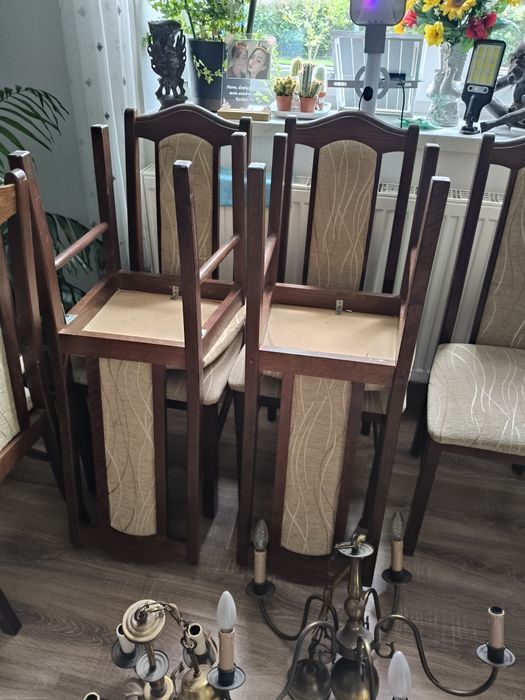 Stół do salonu i krzesła