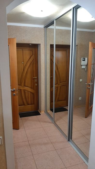 Здам свою 3 ёх комнатную  квартиру с гаражём