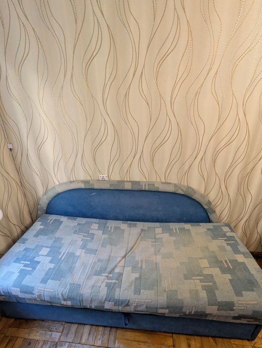 Продам диван книжка б/у в хорошем состоянии недорого