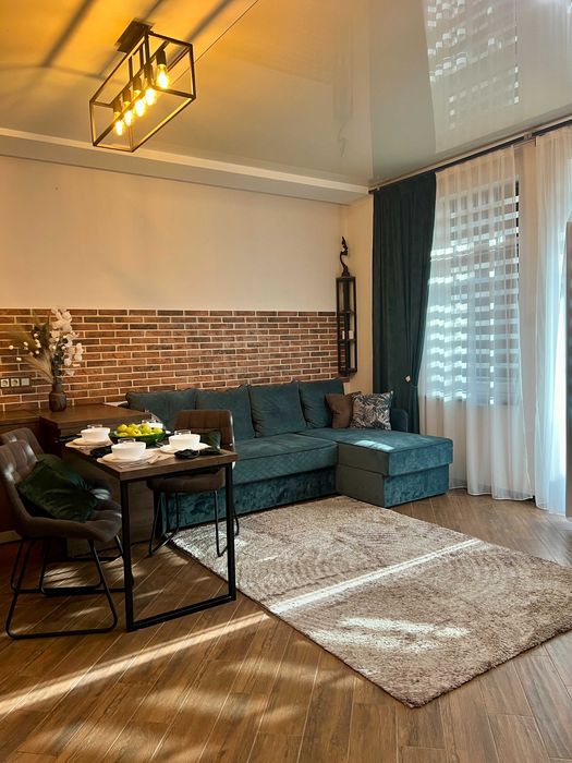 Центр. 3 кімнати. Озеро та парк. Власник. Звітні документи