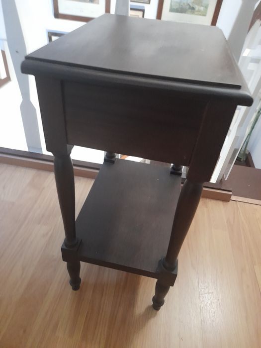 Mesa de apoio ou de cabeceira