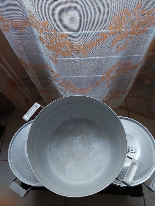 Продам алюмінієві каструлі.  8 л , 6 л , 30 літрів