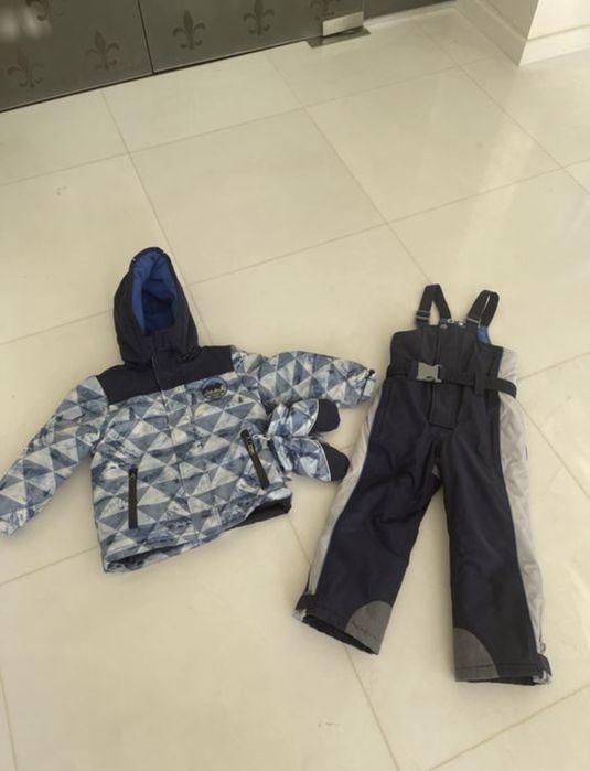 Продам термо зимний комбинезон Chicco р.110