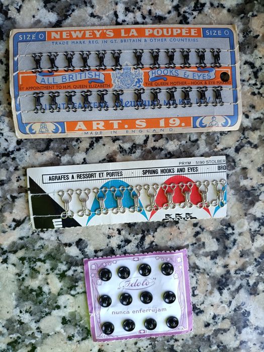 Colchetes e molas novos