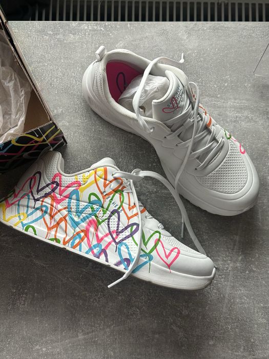 Кросівки skeachers HEART OF HEARTS. 41р