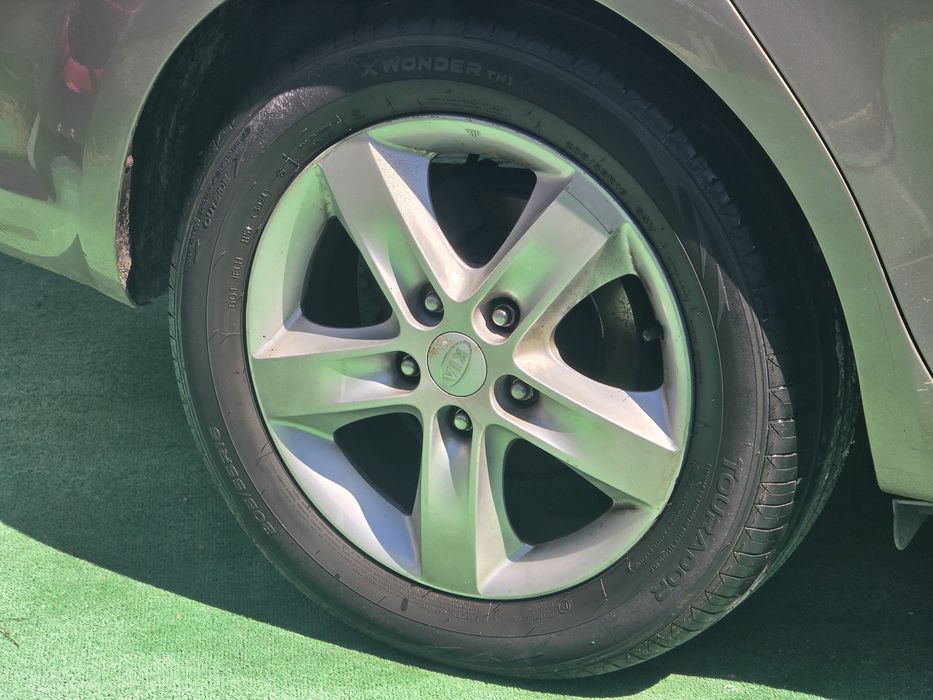Kia ceed (muito estimáda)