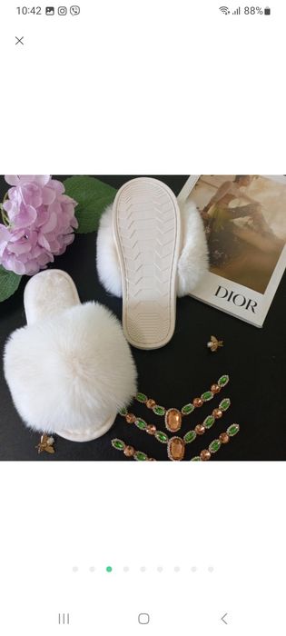 Пушисті жіночі тапочки