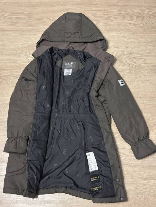 Еврозима пальто jack wolfskin 9-10 лет
