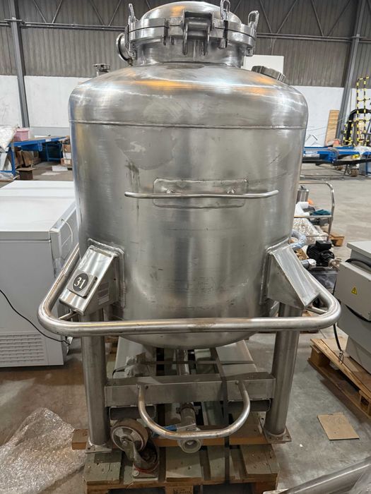 various 316 stainless steel vessels 1000l and 100ltr