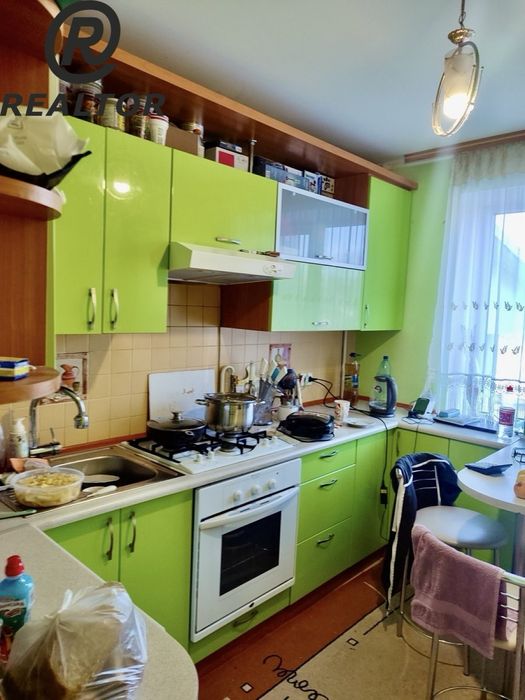 Продається 3-кімнатна квартира. Заводське