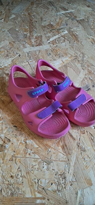 Sandałki dziewczęce Crocs