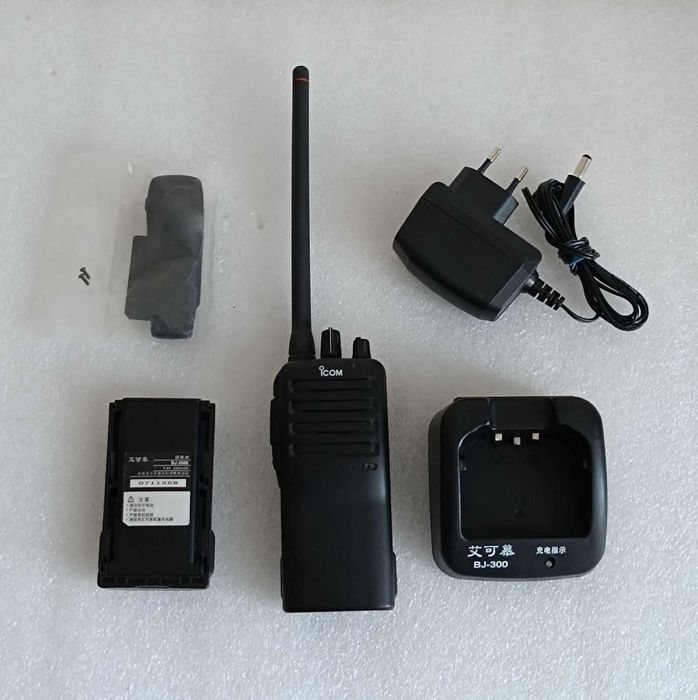 Радиостанция, рация Icom IC-F16 VHF, IC-F26 UHF. В комплекте 2 аккума.