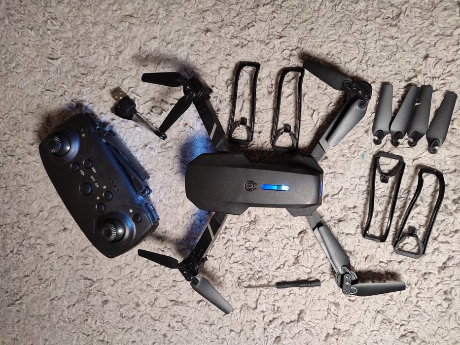 • дрон БУ | акція | знижка не має кришки від пульта