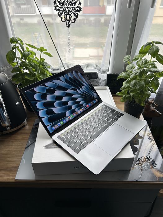 Macbook 13 Pro A1989/HDD500GB/intel Core i5/8GB*Komplet*Sklepowy Stan!