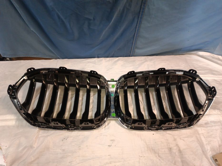 Grill atrapa chłodnic BMW X1 F48 Lift Idealny