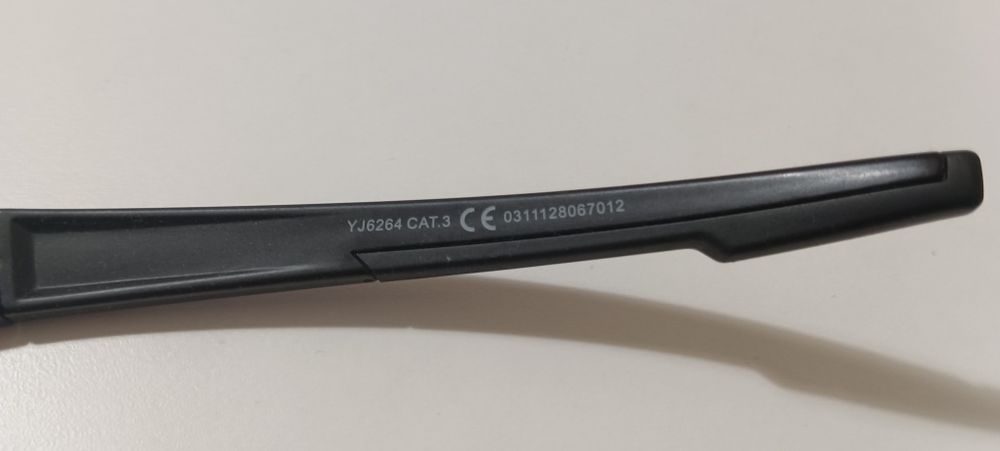 Óculos de sol novos