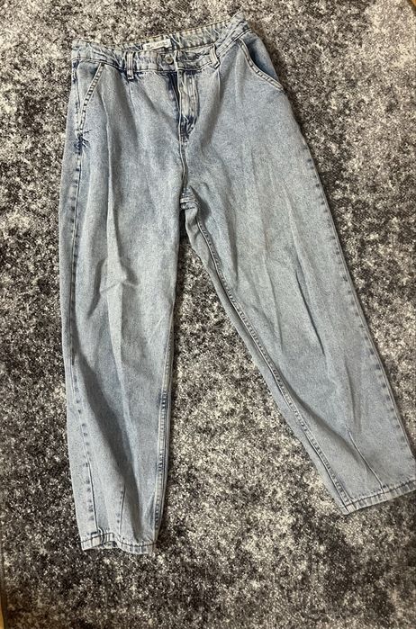 Жіночі джинси.