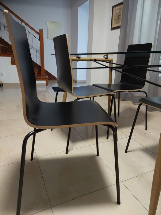 Mesa de jantar e 4 cadeiras