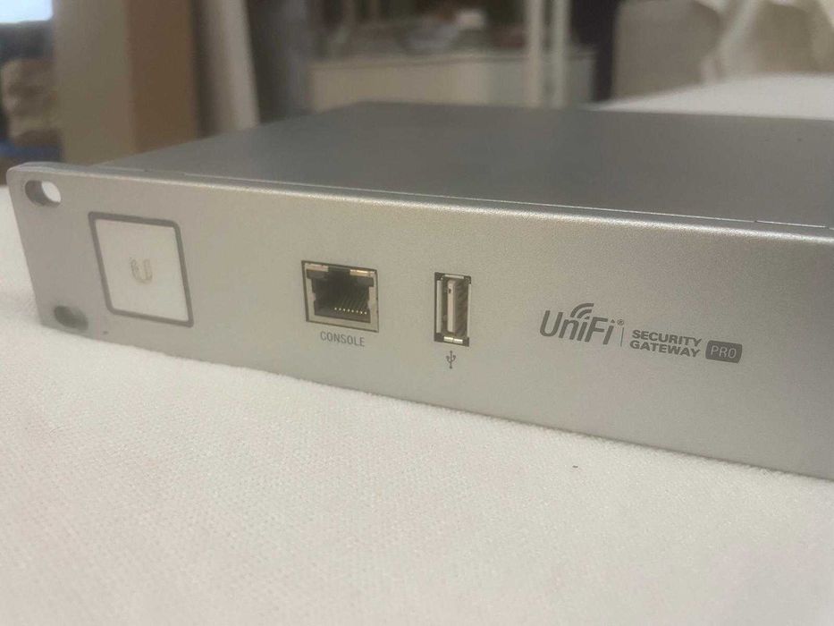 Ubiquiti Unifi USG-PRO4