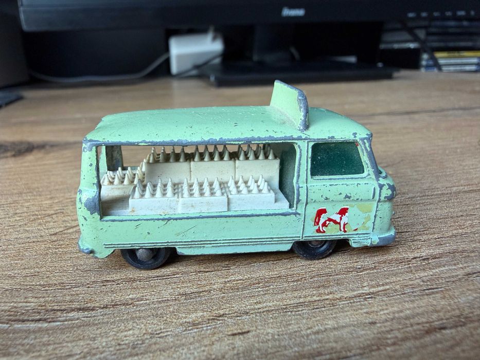 Samochodzik Matchbox # Commer Bottle Float  No. 21