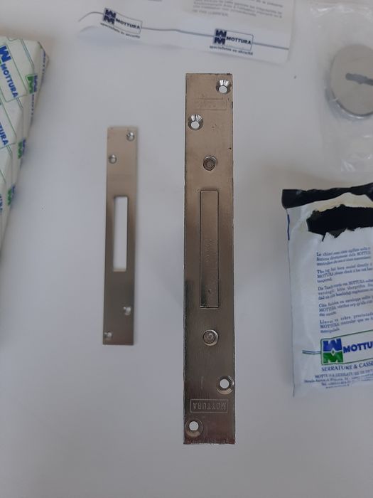 Mottura Моттура замок врезной сувальдный. Все 5 ключей.