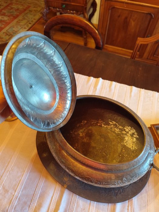 Terrina com prato em estanho